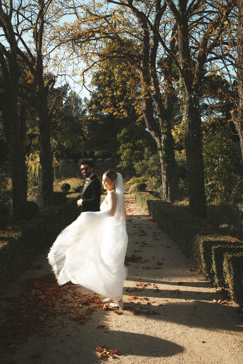 elegant-groom-chateau-d-agel-gardens3