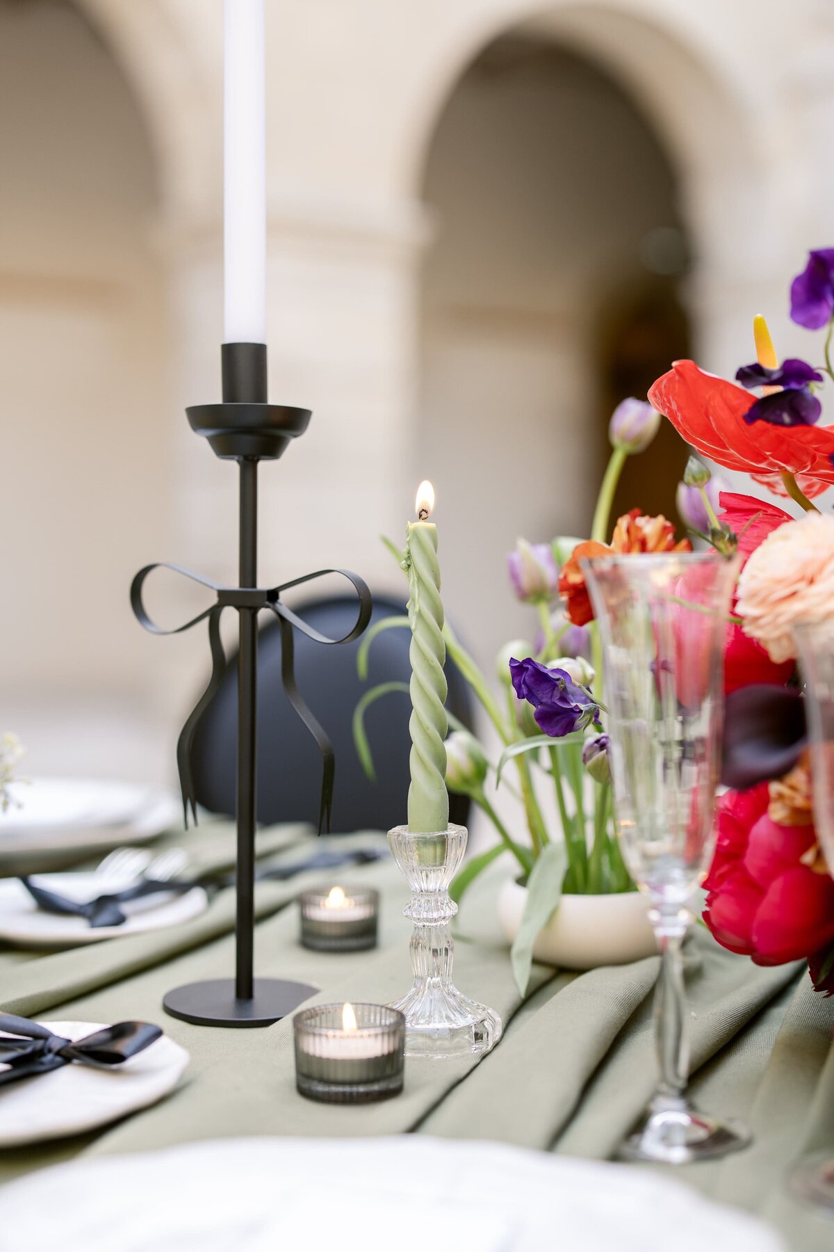 wedding-decoration-red-and-kaki