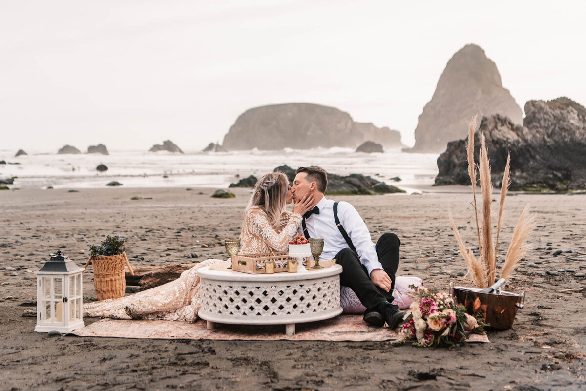 Beach picnic elopement
