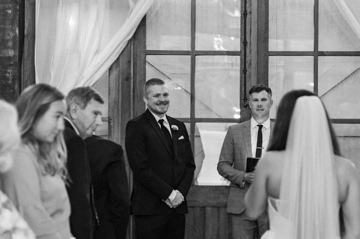 erik_sam_wedding_indoor_ceremony-30