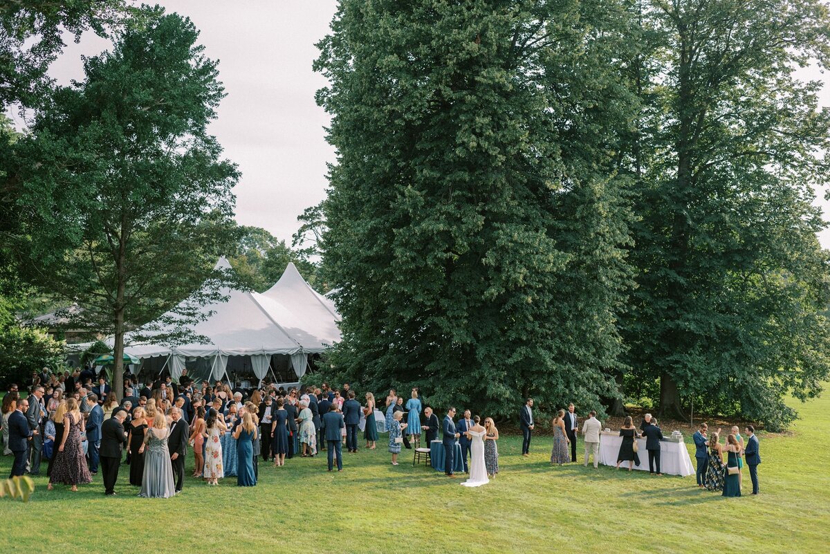 Caitlin-Chris-Blithewold-Mansion-Wedding-32