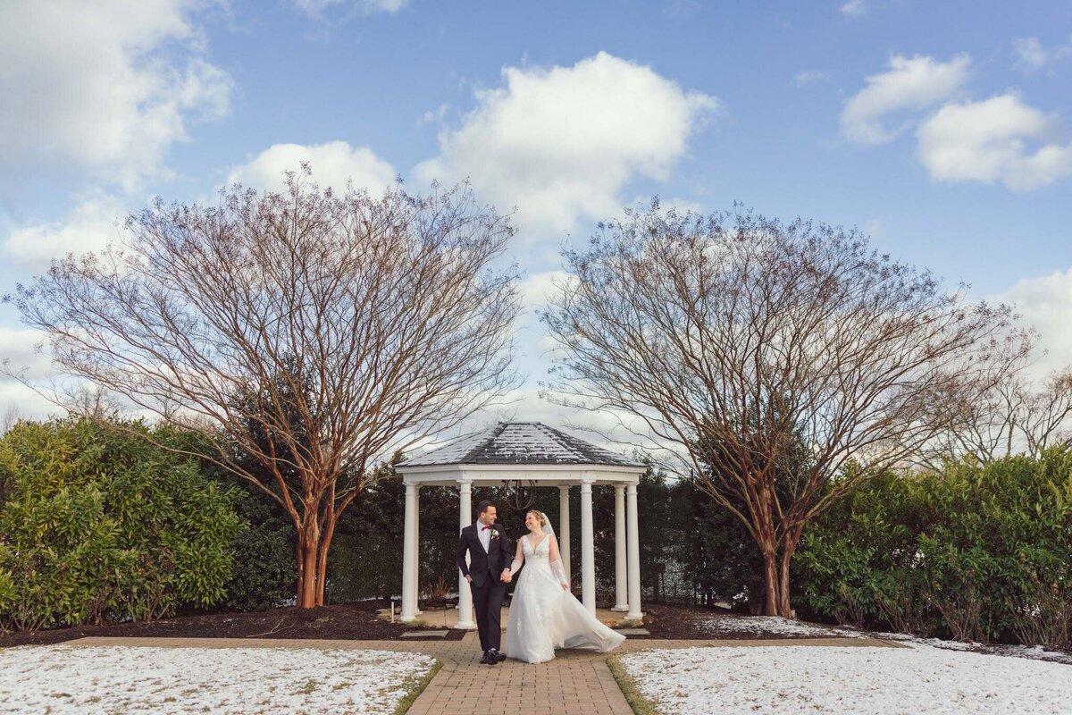 241221-Sarah&Tyler-PennOaksGolfClub-Wedding-Westchester-PA-Previews-Web-89