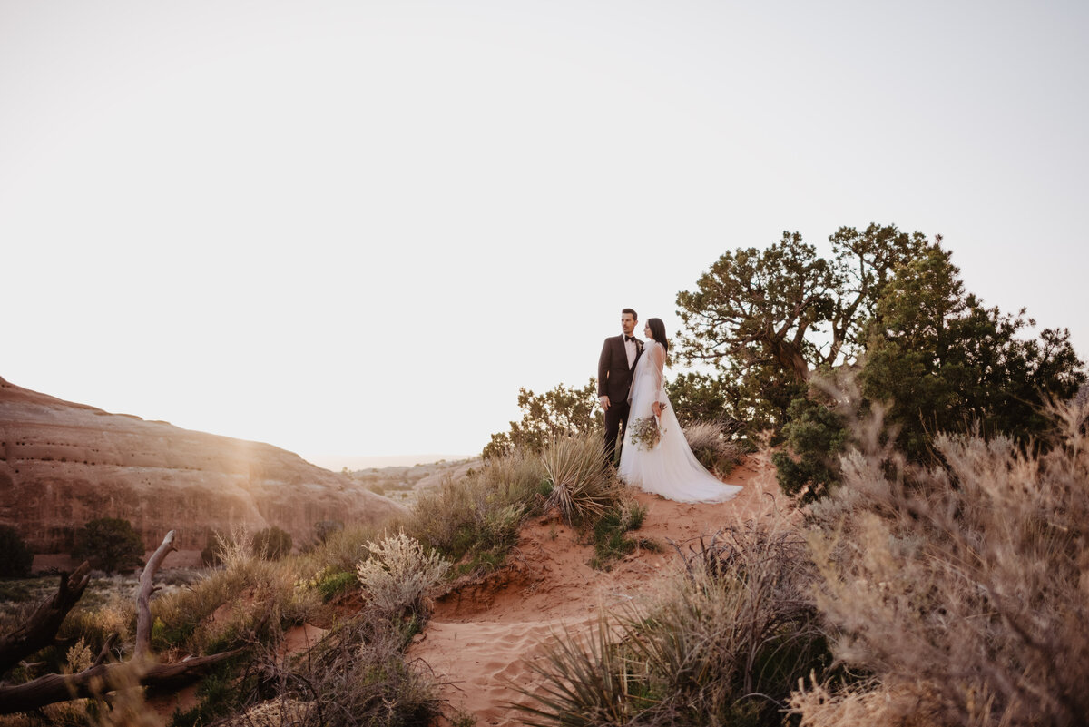 Utah elopement photographer captures couple in wedding attire