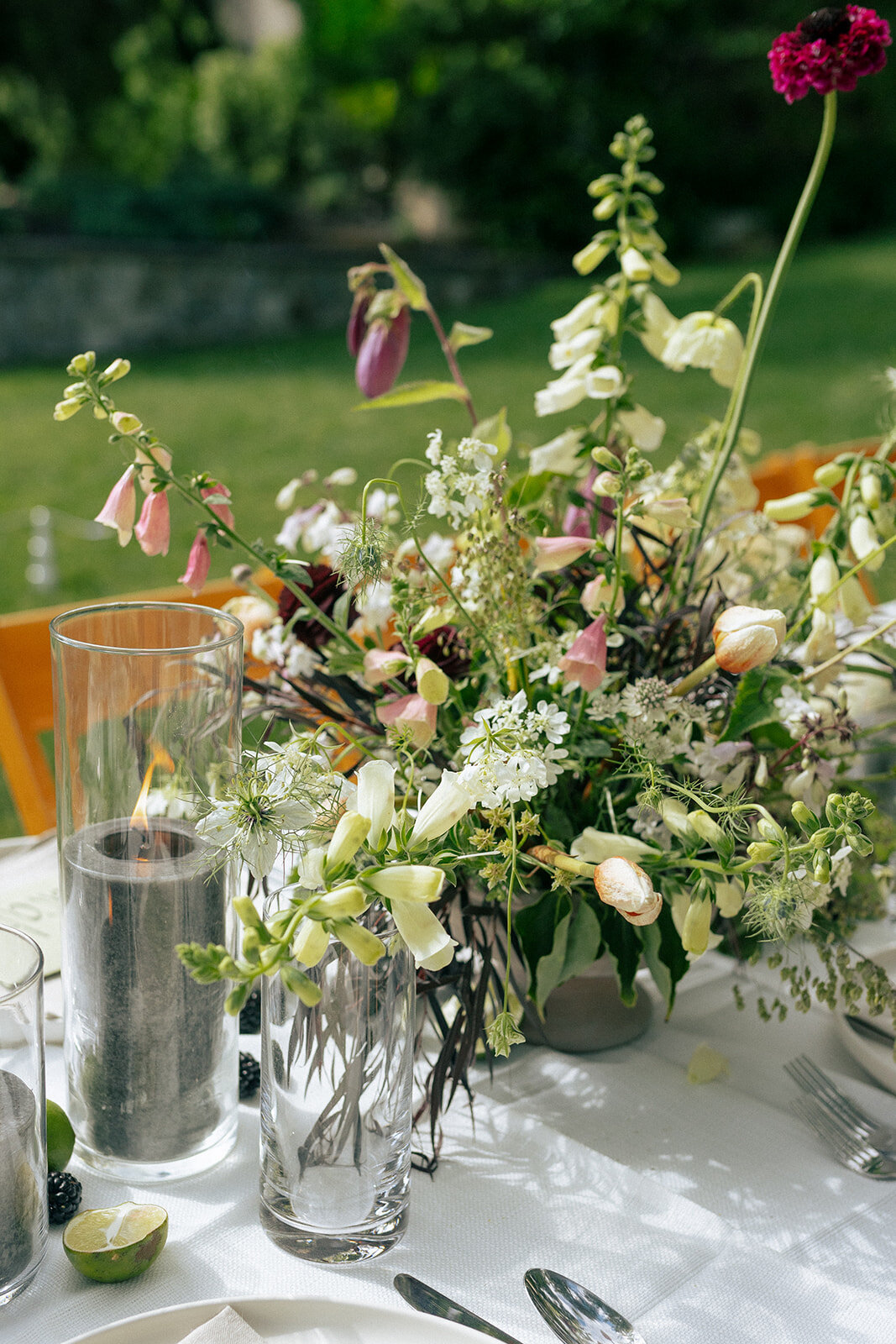 WhimsicalFloralArrangement-001