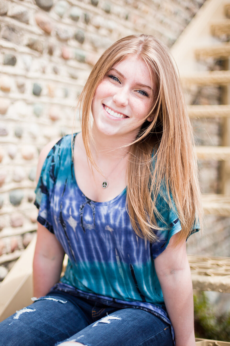 Senior-girl-on-stairs-001