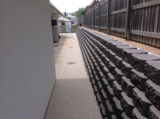 Retaining wall 3