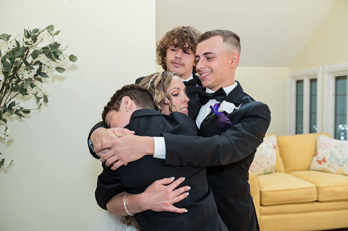 Detroit-Wedding-Photographer-The-Landing-206