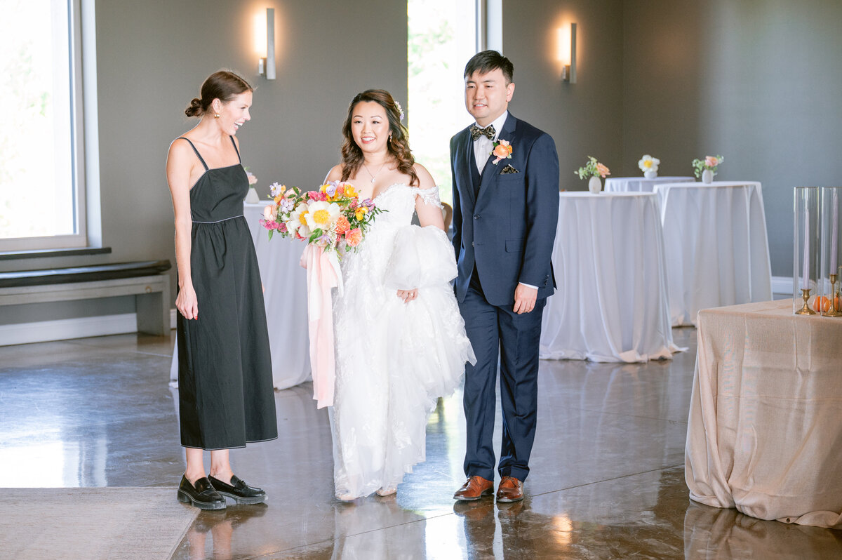 Le Belvedere-Bright-Spring-Floral-Wedding-Photography-by-Emma 31