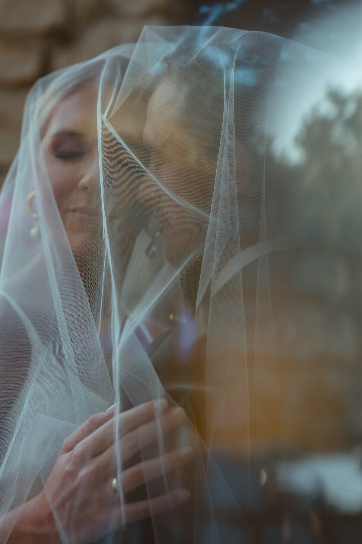italy-elopement-close-up