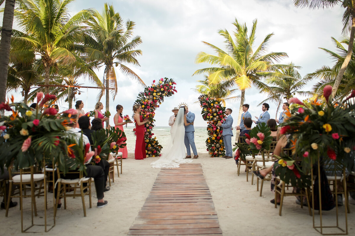 destination wedding kiss