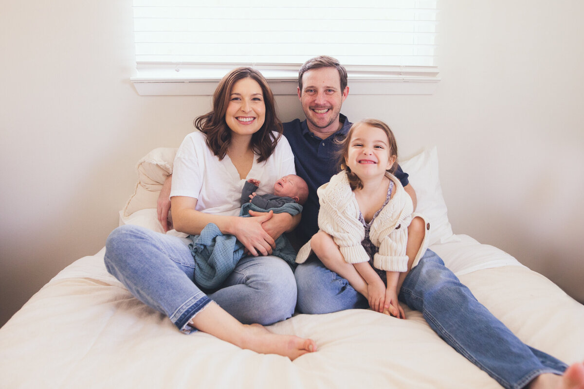 Lindsay-wilson-photography-in-home-newborn-2