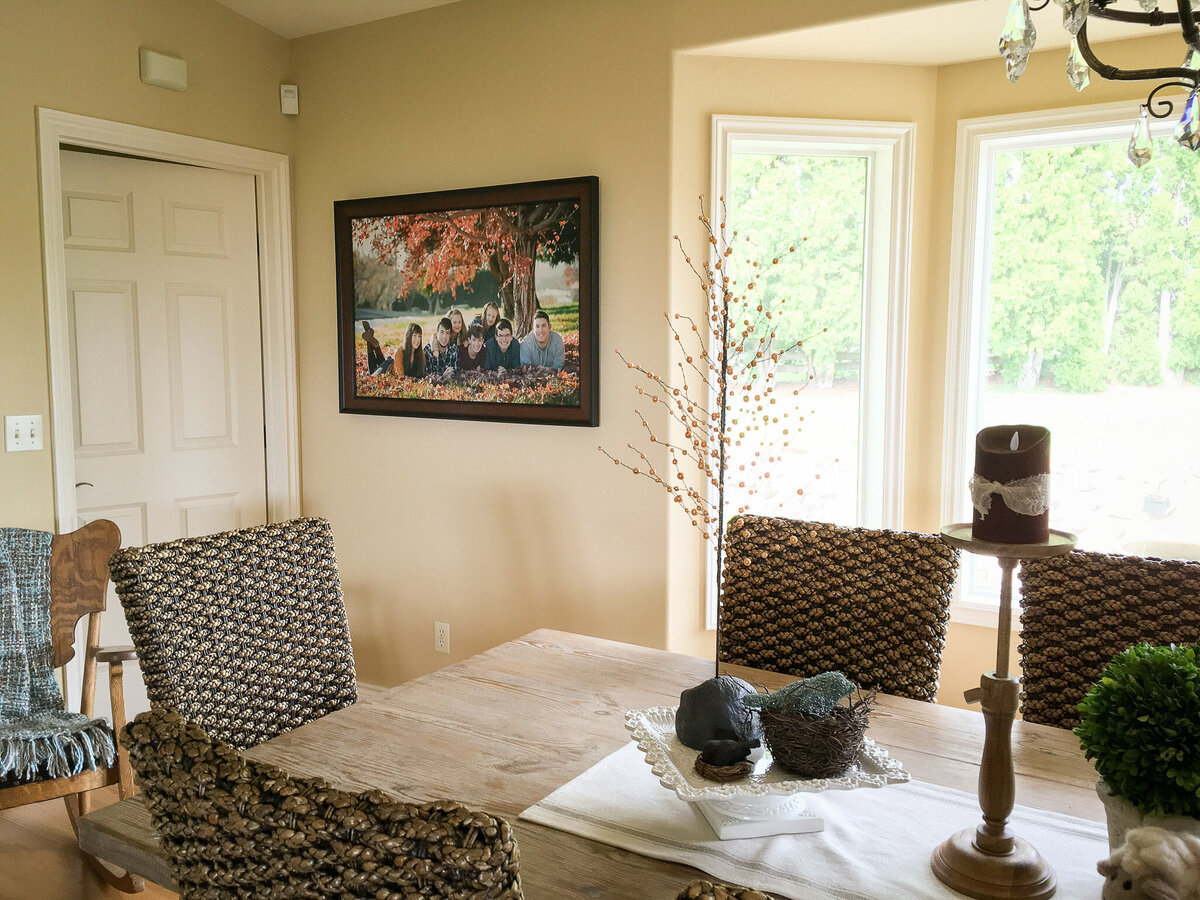 Canvases in rooms_09