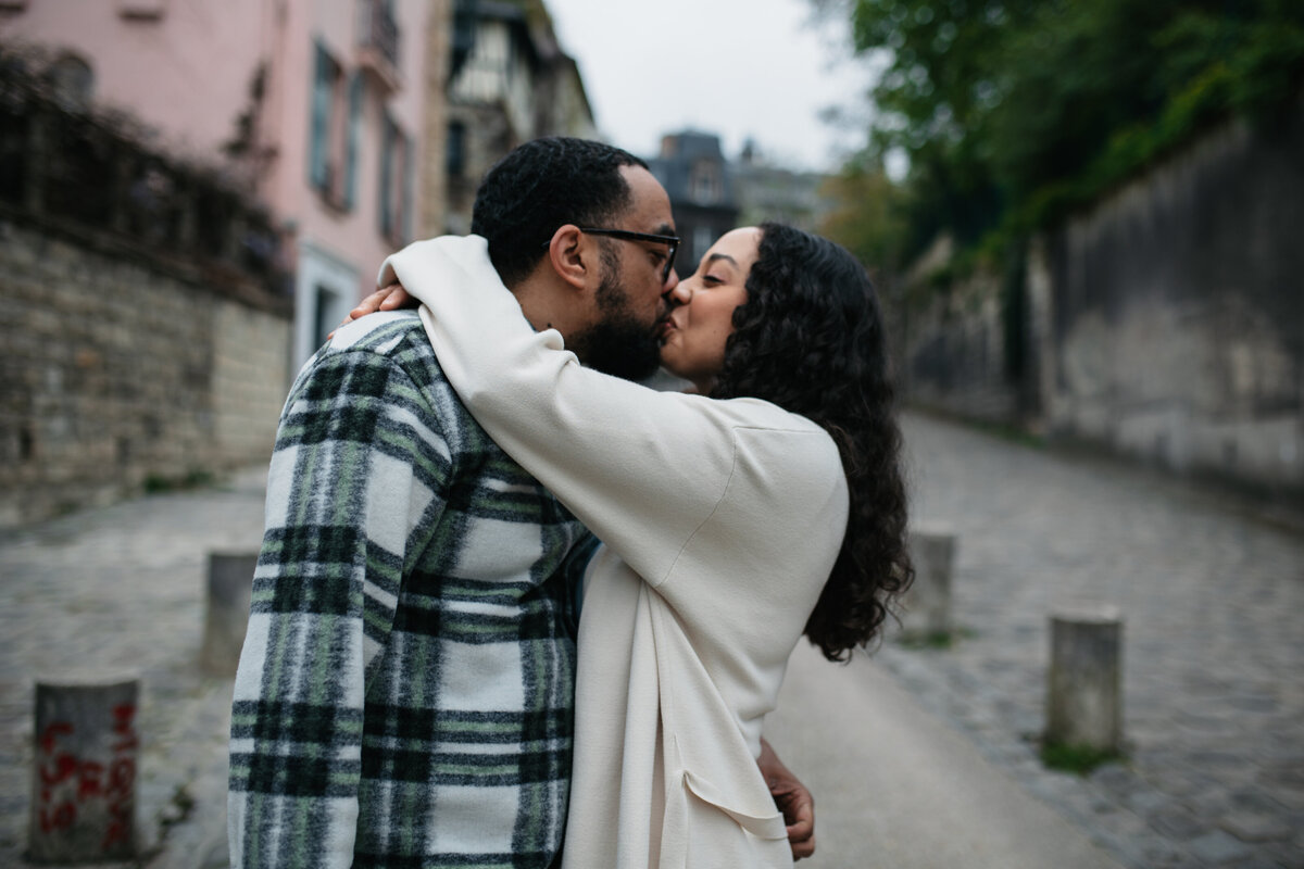 Couple photoshoot in Paris