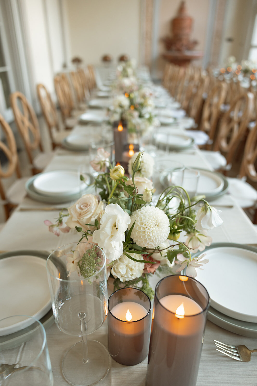 Table scape for reception at Cheekwood Gardens designed by Ashton George, local wedding coordinator in Nashville, TN.