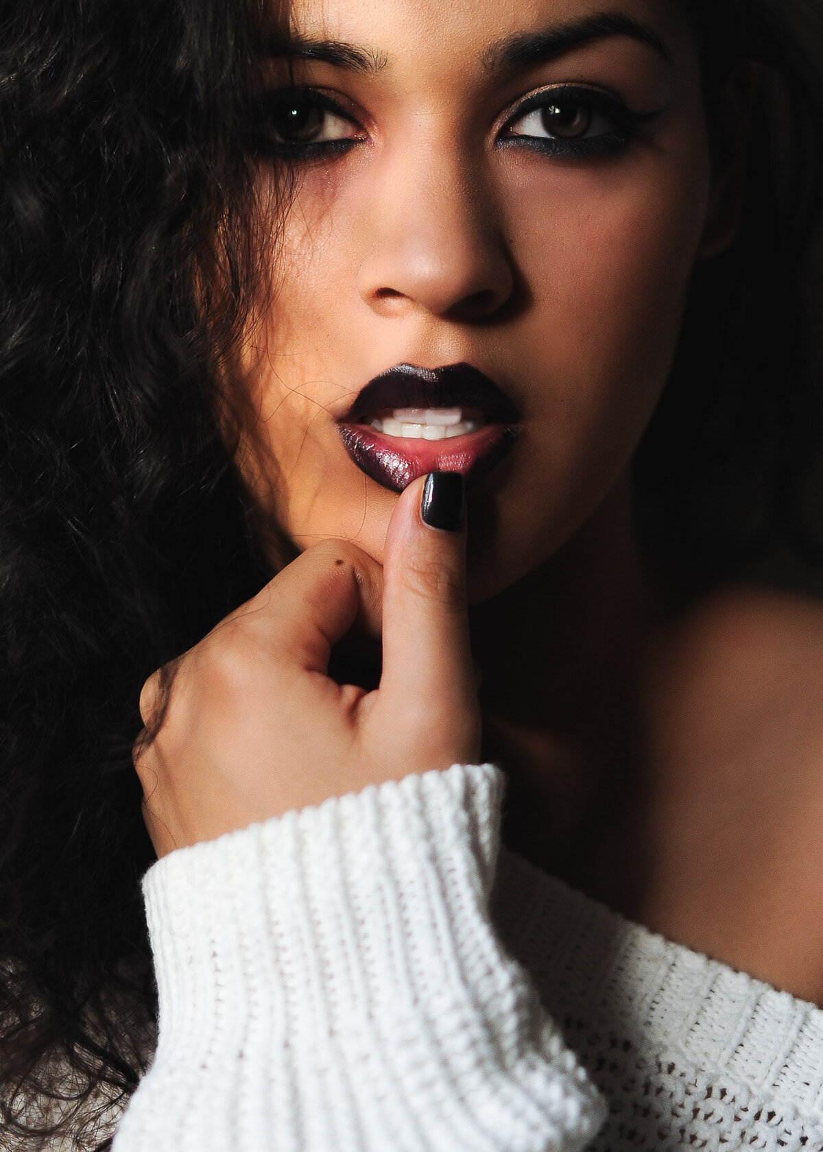 High-fashion makeup with metallic shadow and wet-look skin – styled by Lyds Makeup for a photoshoot in the New York City area.