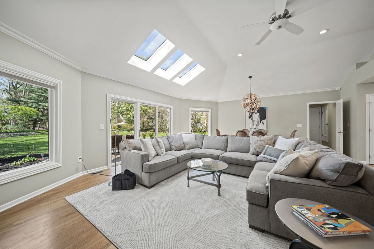 33-web-or-mls-A7402327