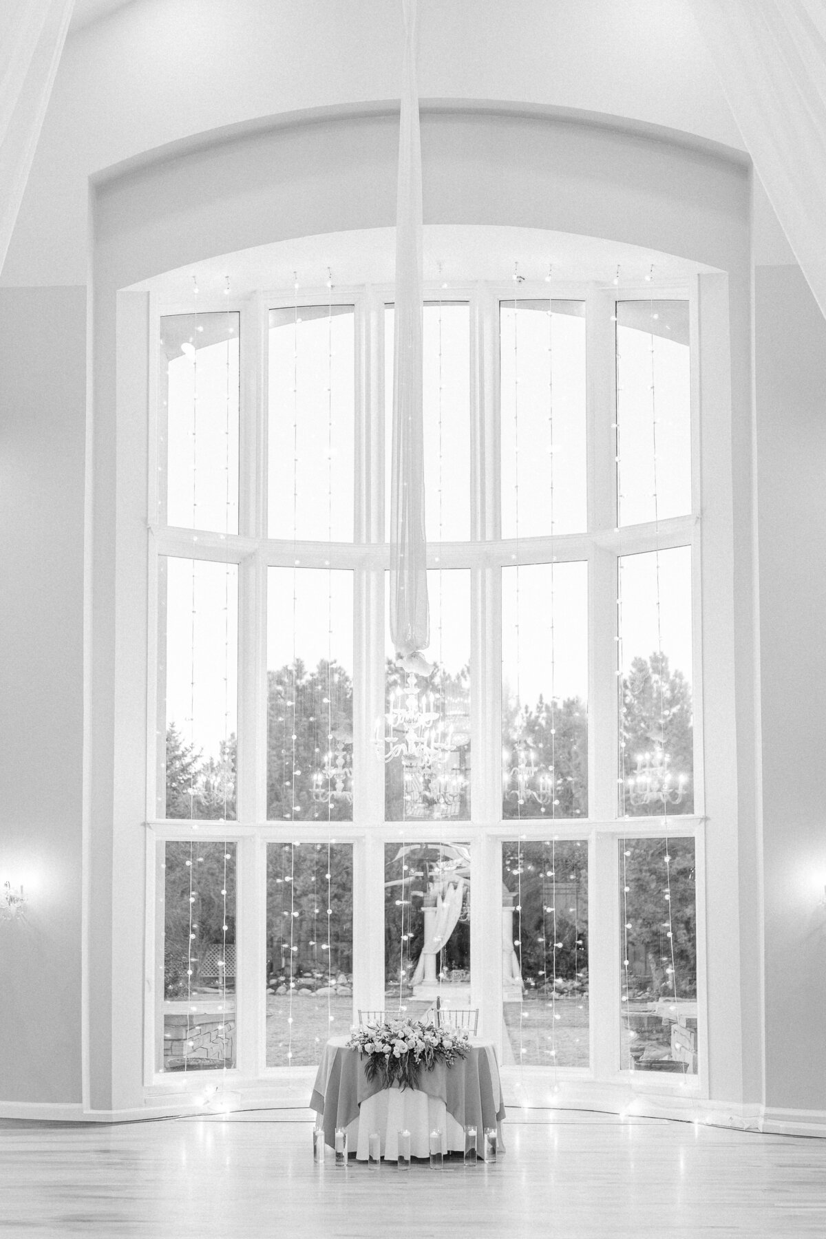 Chateaux at Fox Meadows Colorful Spring Wedding Light and Airy Elena Spraguer Photography  0141