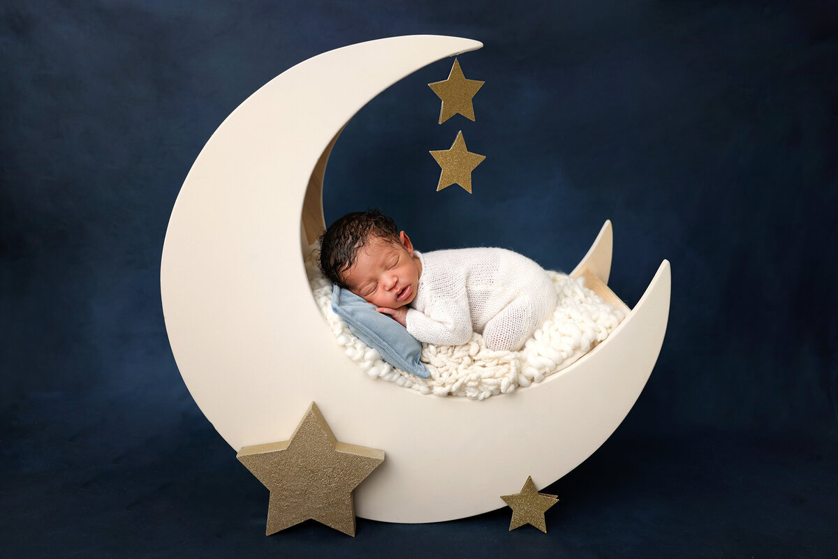 Newborn_Moon_Prop