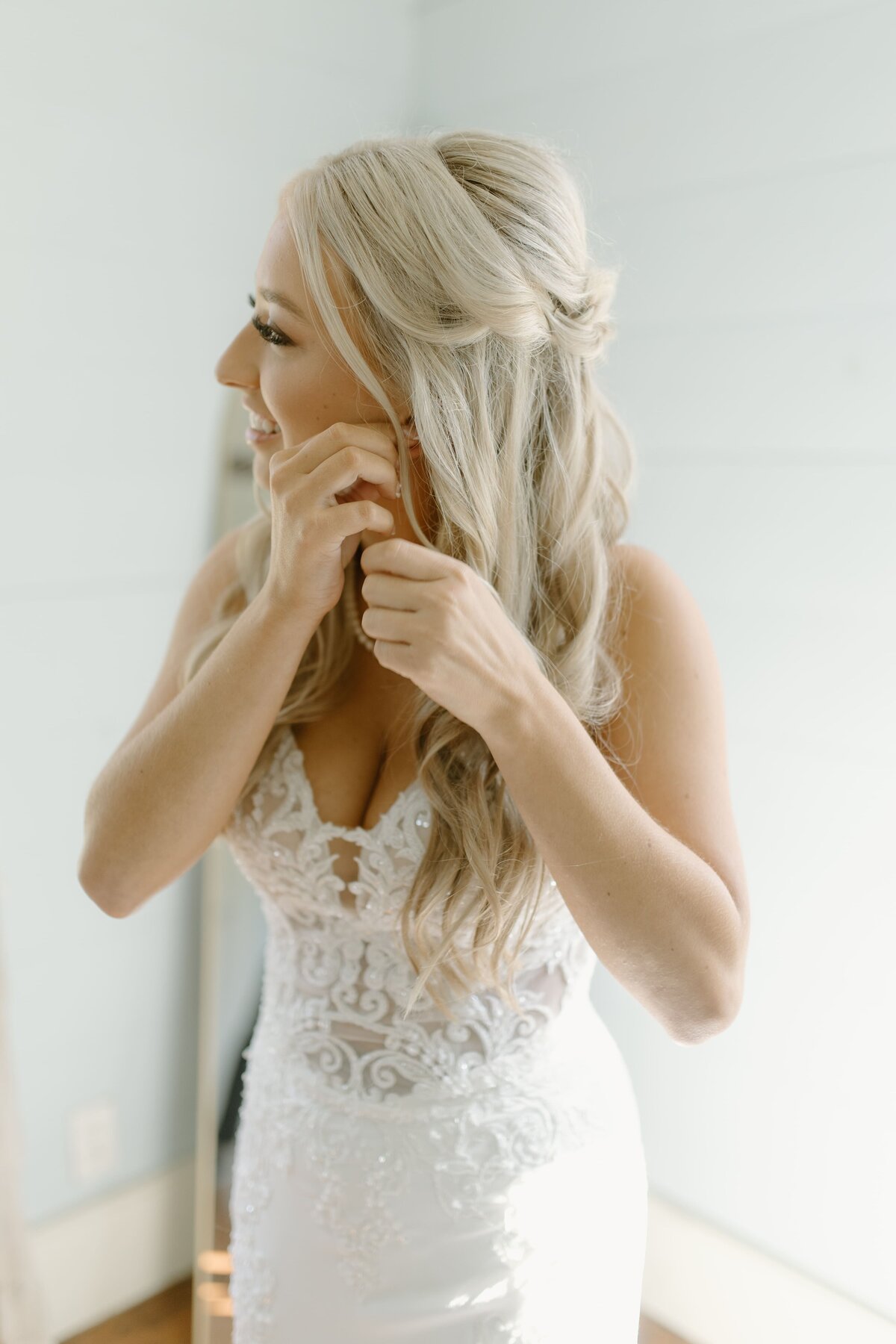 Flawless makeup application on a Houston bride by a renowned Houston makeup artist, creating a glowing wedding day look.