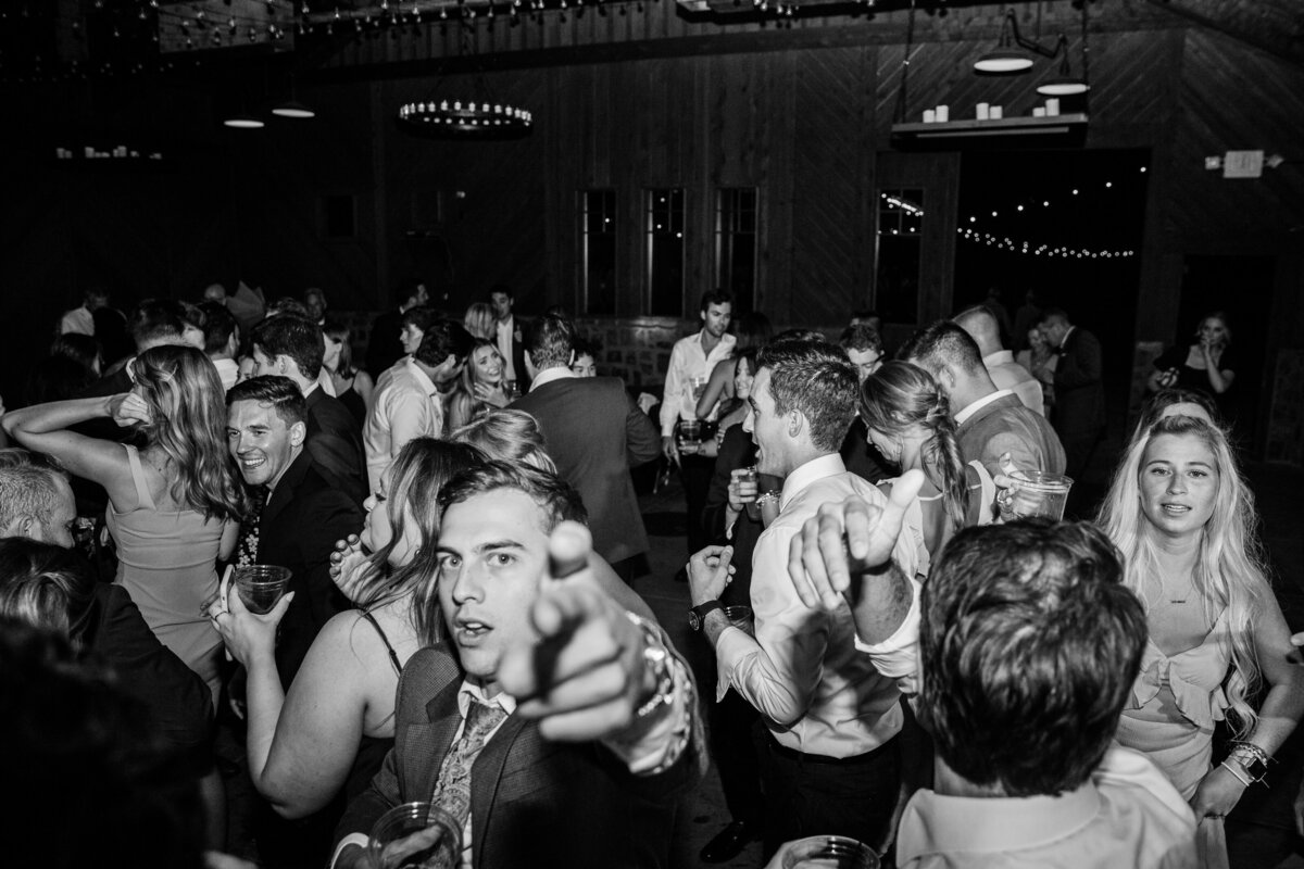 Suncadia Wedding-Swiftwater Cellars Wedding Photographers-Something Minted Photography-600