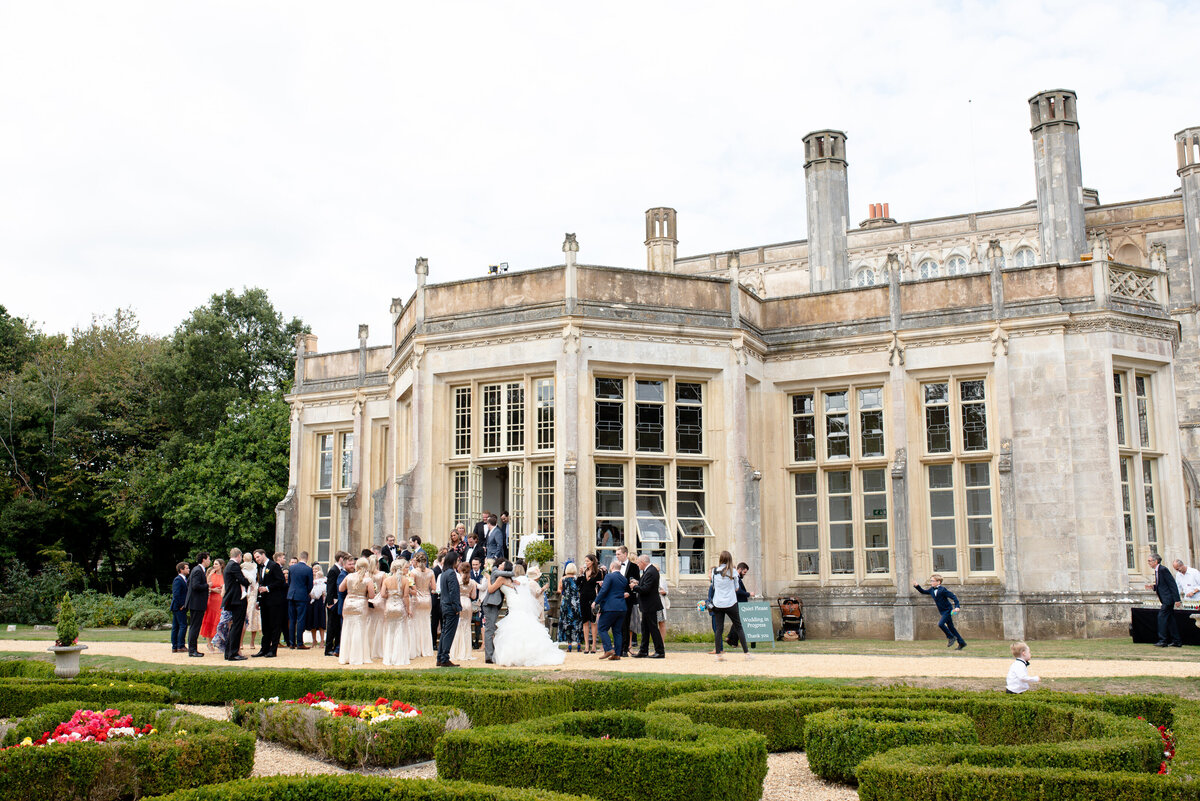 luxury-wedding-highcliffe-castle-dorset-leslie-choucard-photography-34
