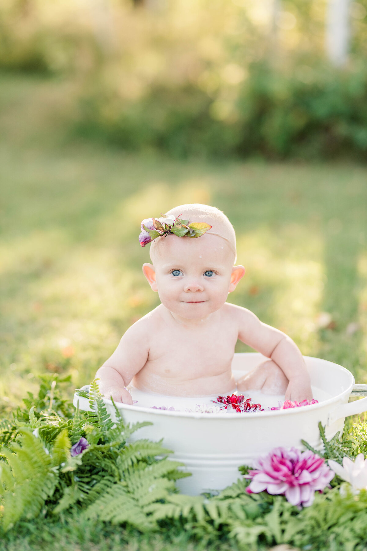 Mjölkbad baby med blommor gnosjö