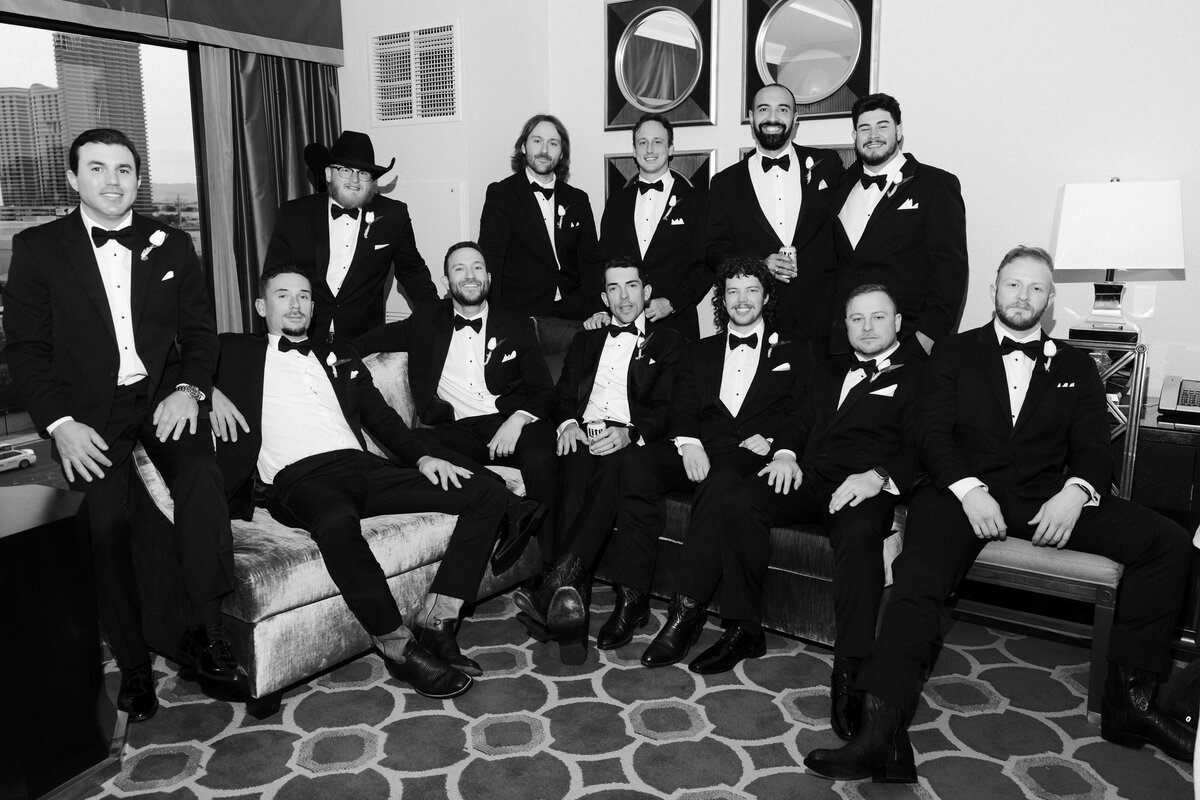 8riskyexposure_samantha-rydge_las-vegas-elopement-photography