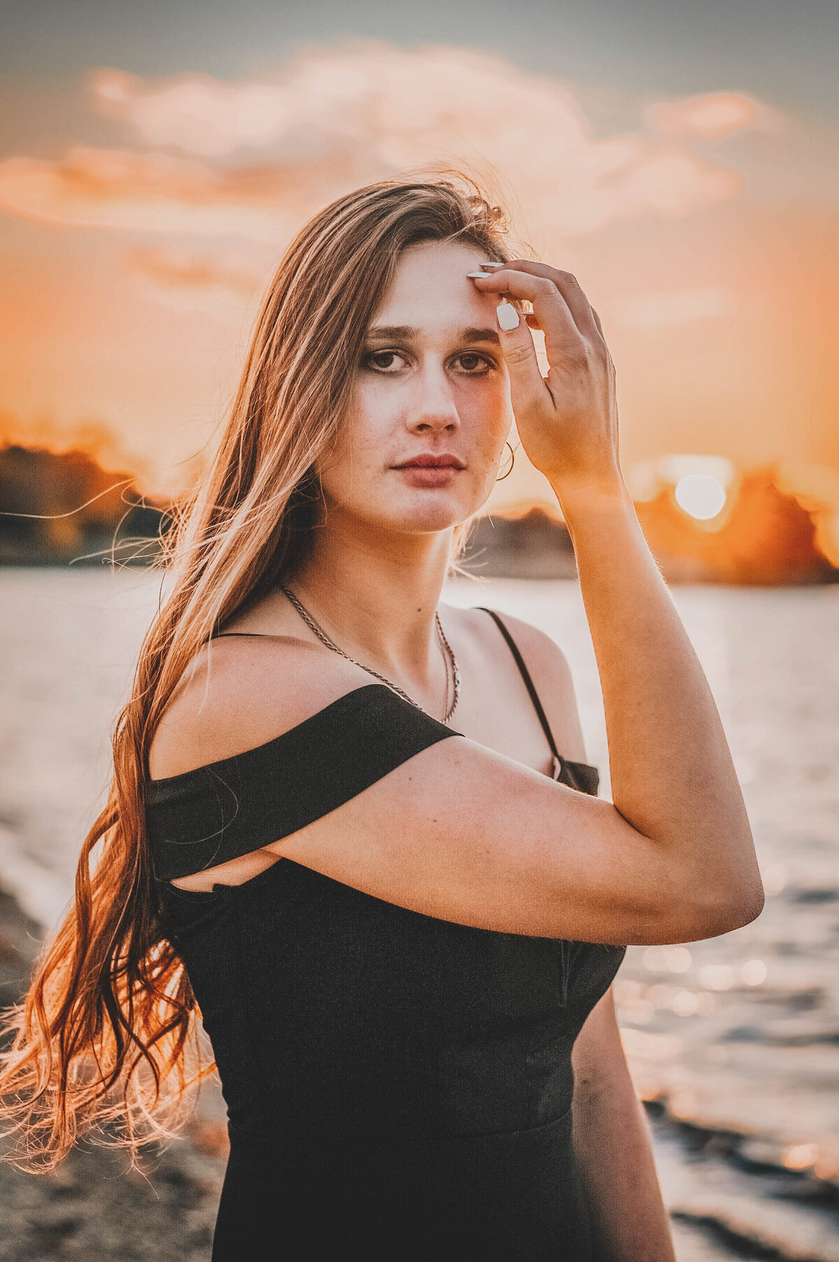 senior portraits on north shore lake superior in Duluth. Minnesota