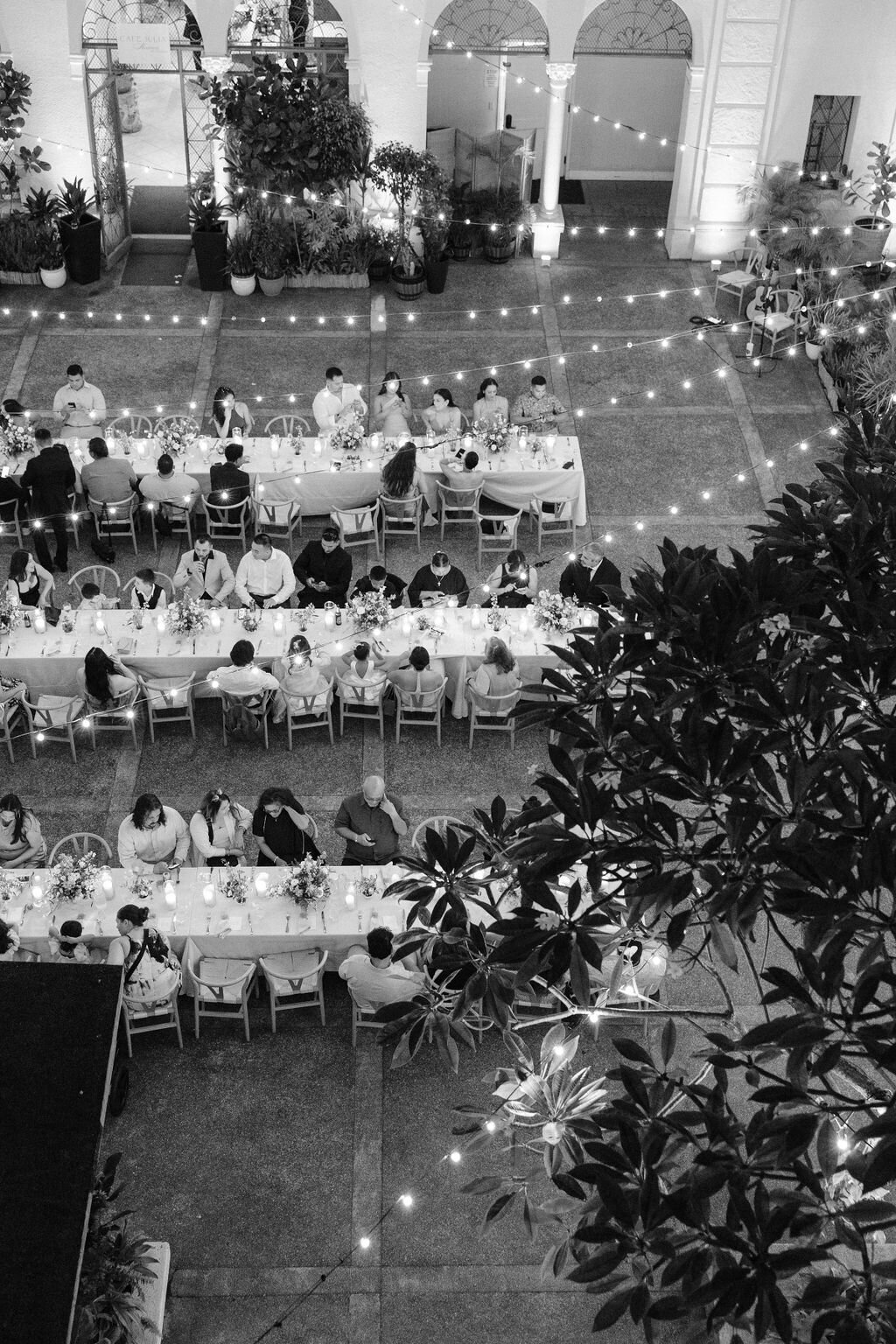 cafe-julia-hawaii-wedding-photographer-theel-wedding-productions (8)