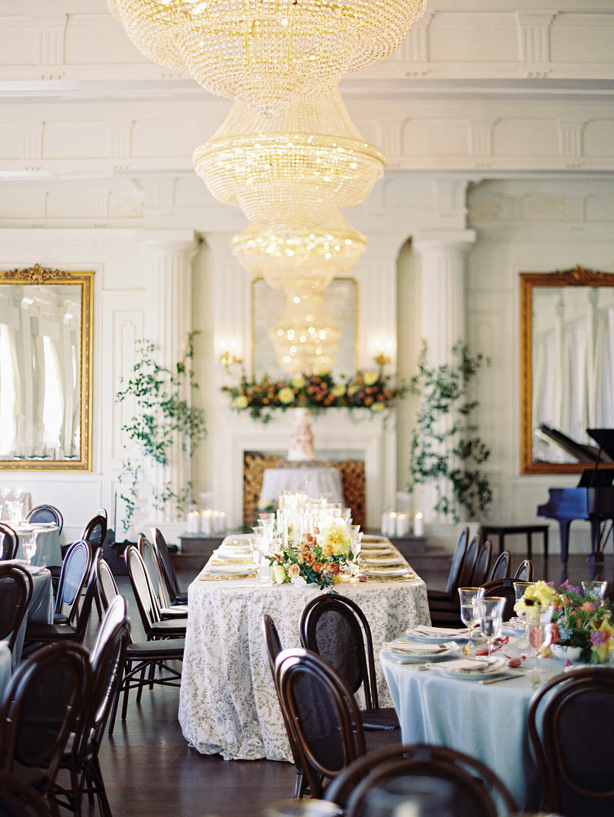 KC Cloud Wedding Seating Chart Mason Dallas head table full room shot