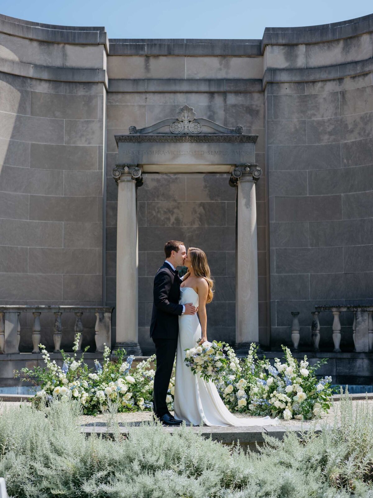 Bride and groom at Hanna Garden at Cleveland History Center