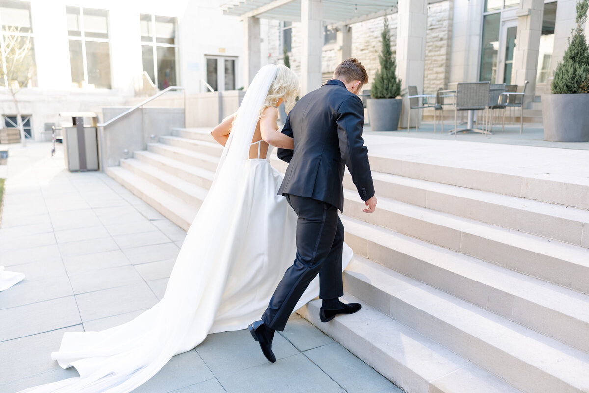Cincinnati Art Museum Wedding Allegra and Zach-9189