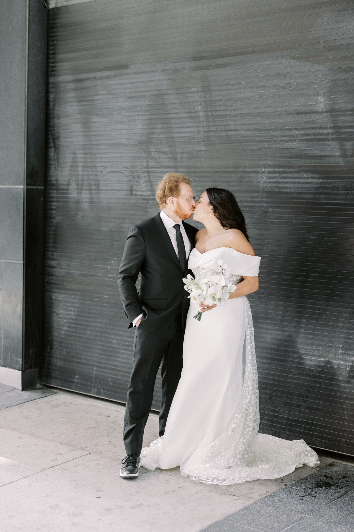 Toronto-Editorial-Wedding-Photographer_Ricardas-Restaurant-Wedding037