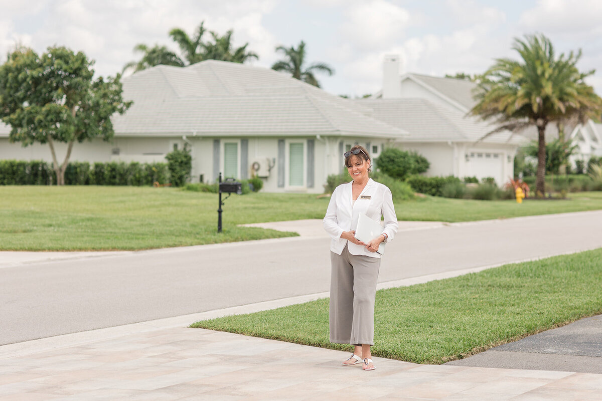 realtor-branding-photos-naples-florida-stella-blue-photography-1