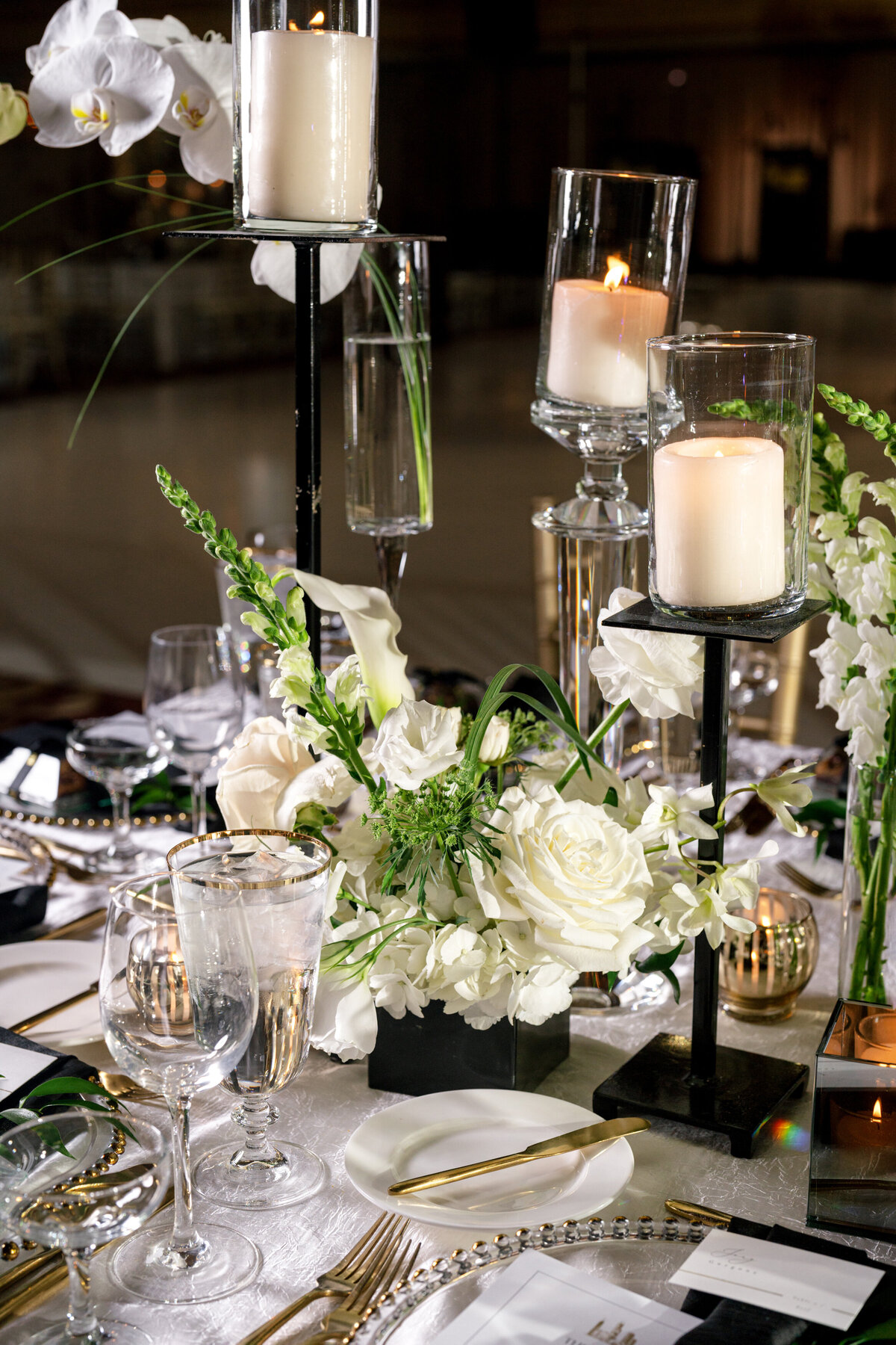 Berlez-Aspen-Avenue-Chicago-Wedding-Photographer-Palmer-House-Celebrate-Planning-Yanni-Design-Dimitra-Shannon-O'Brien-Magazine-Editorial-193
