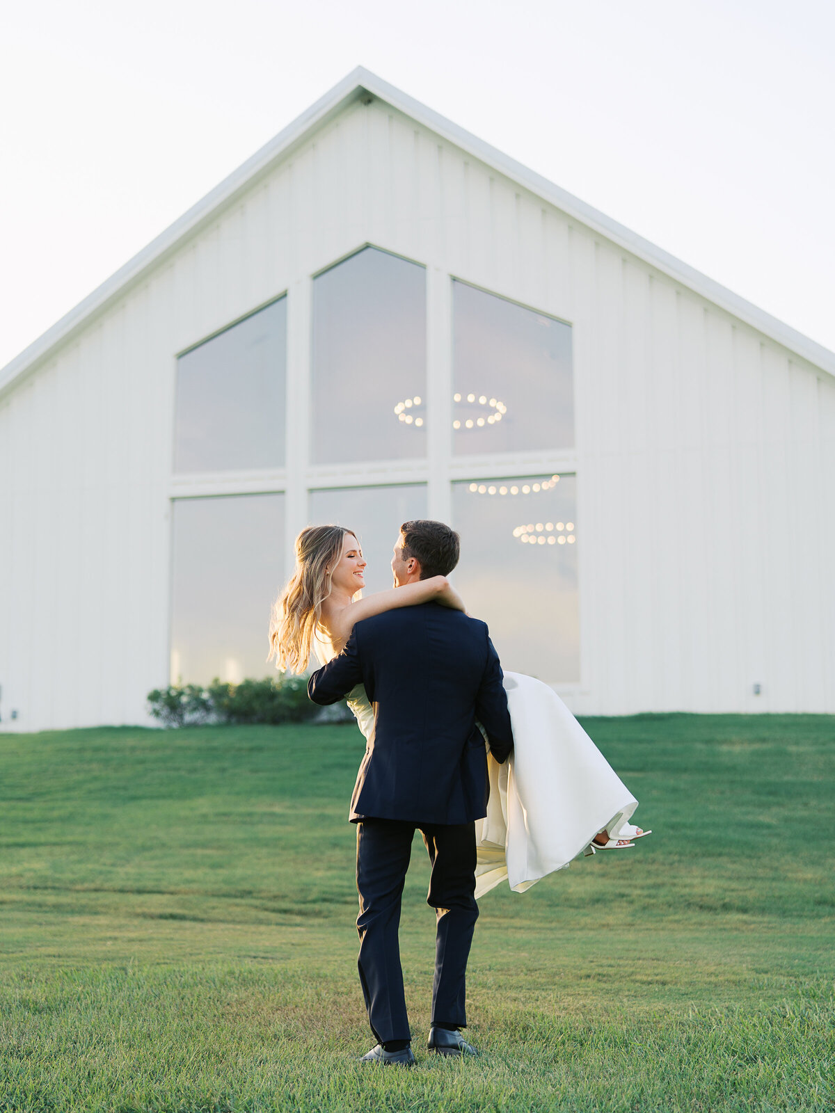 katie-dickey-photo-holubec-thefarmhouse-57