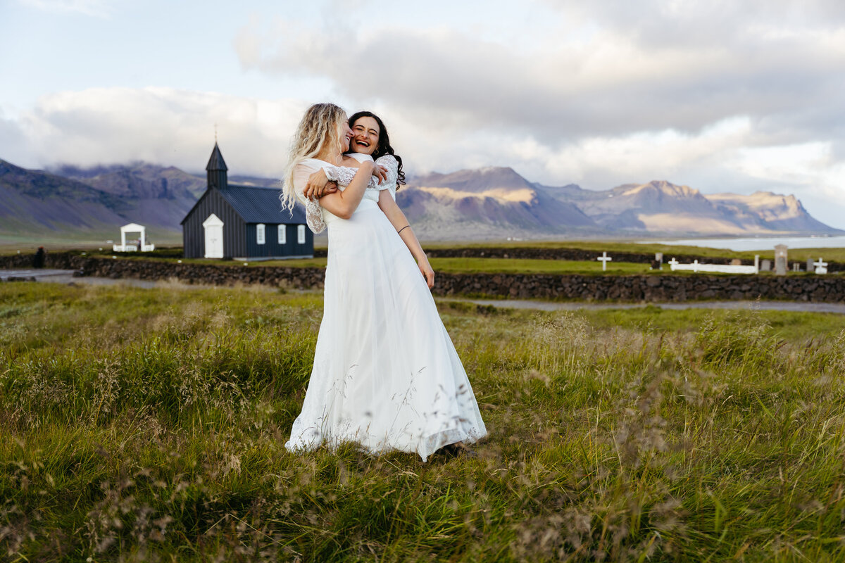 BÚDAKIRKJA Iceland Elopement