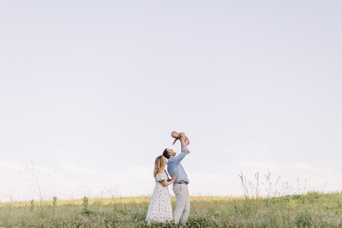Family portrait session in a Philadelphia park - 25