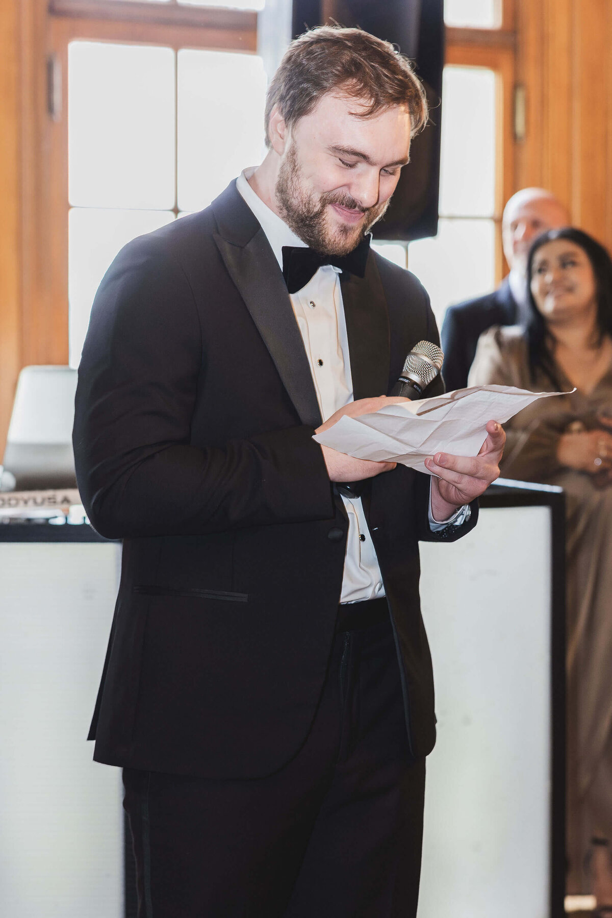 groomsmen-toast-grosse-pointe