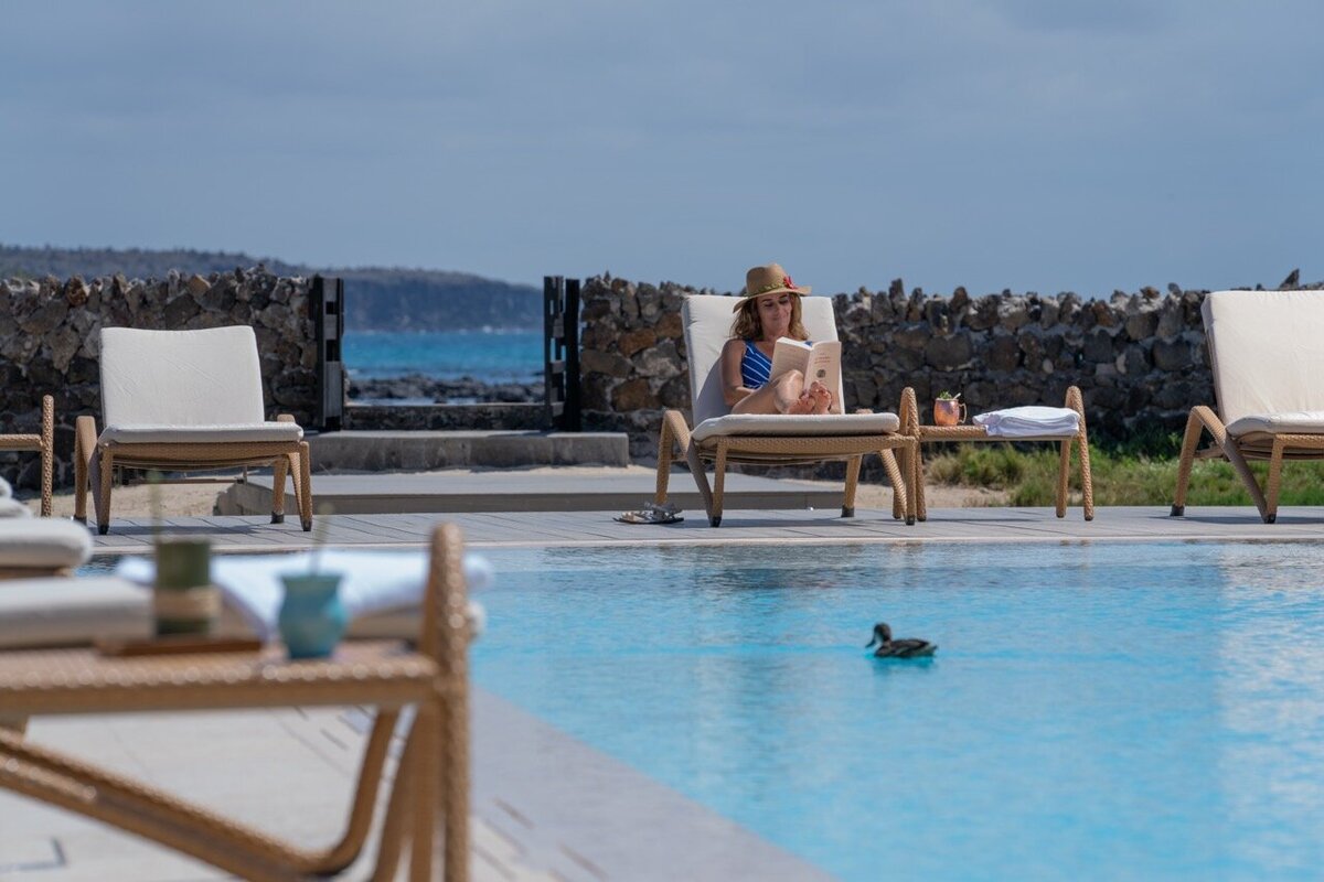 Waterstone - Finch Bay Galapagos Hotel - Santa Cruz Island - Galapagos - Ecuador - Luxury Boutique Hotel - FINCH BAY BAR PISCINA HABITACIONES 0112 Large