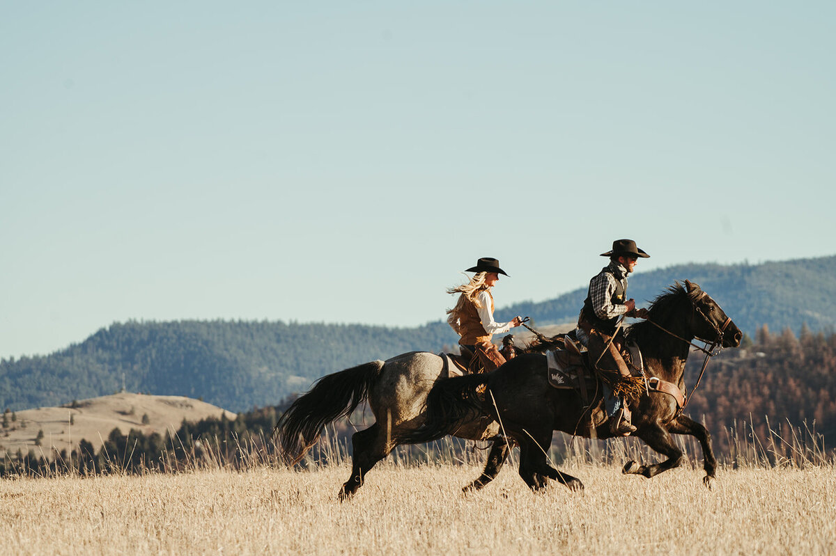 presley-gray-photo-montana-western-ranch-couples-photoshoot-1771