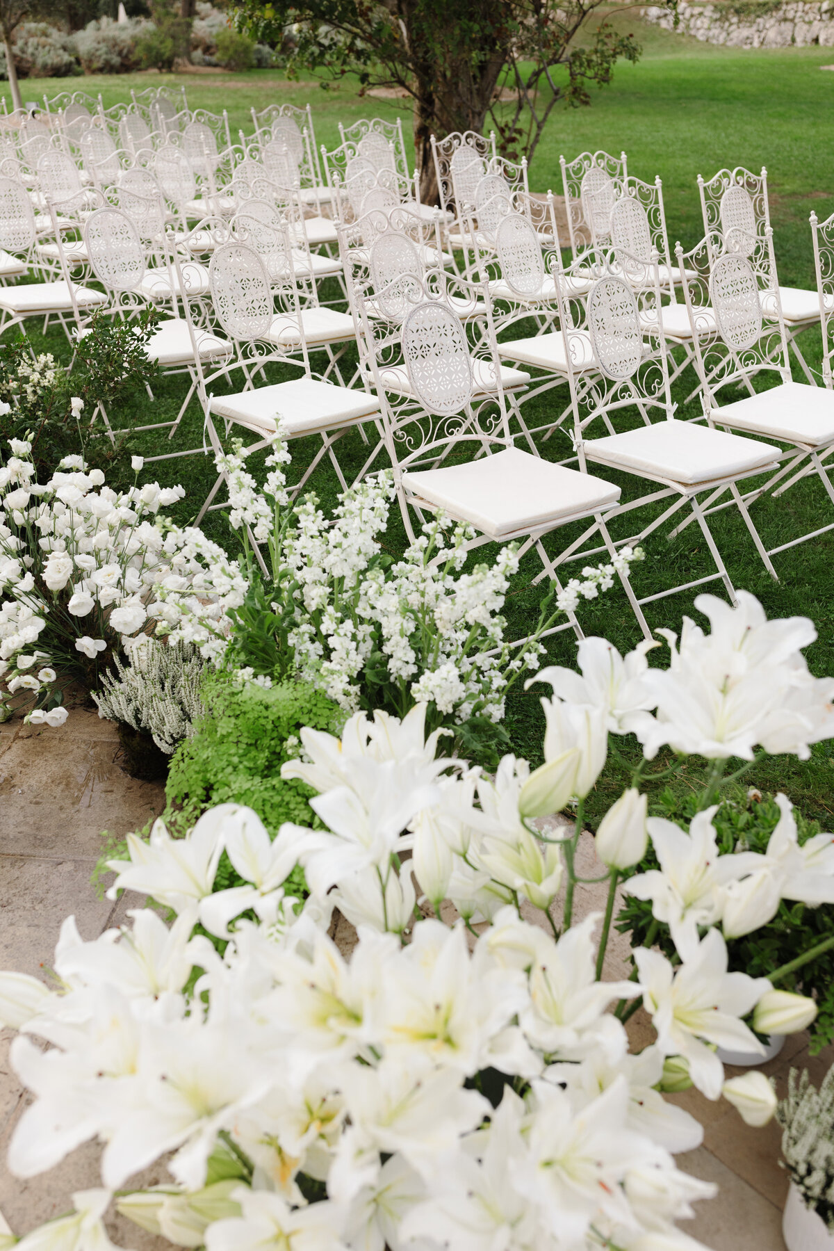 045-REVISED-023EW-ARTISTS-FAVORITES-FINAL230916-150