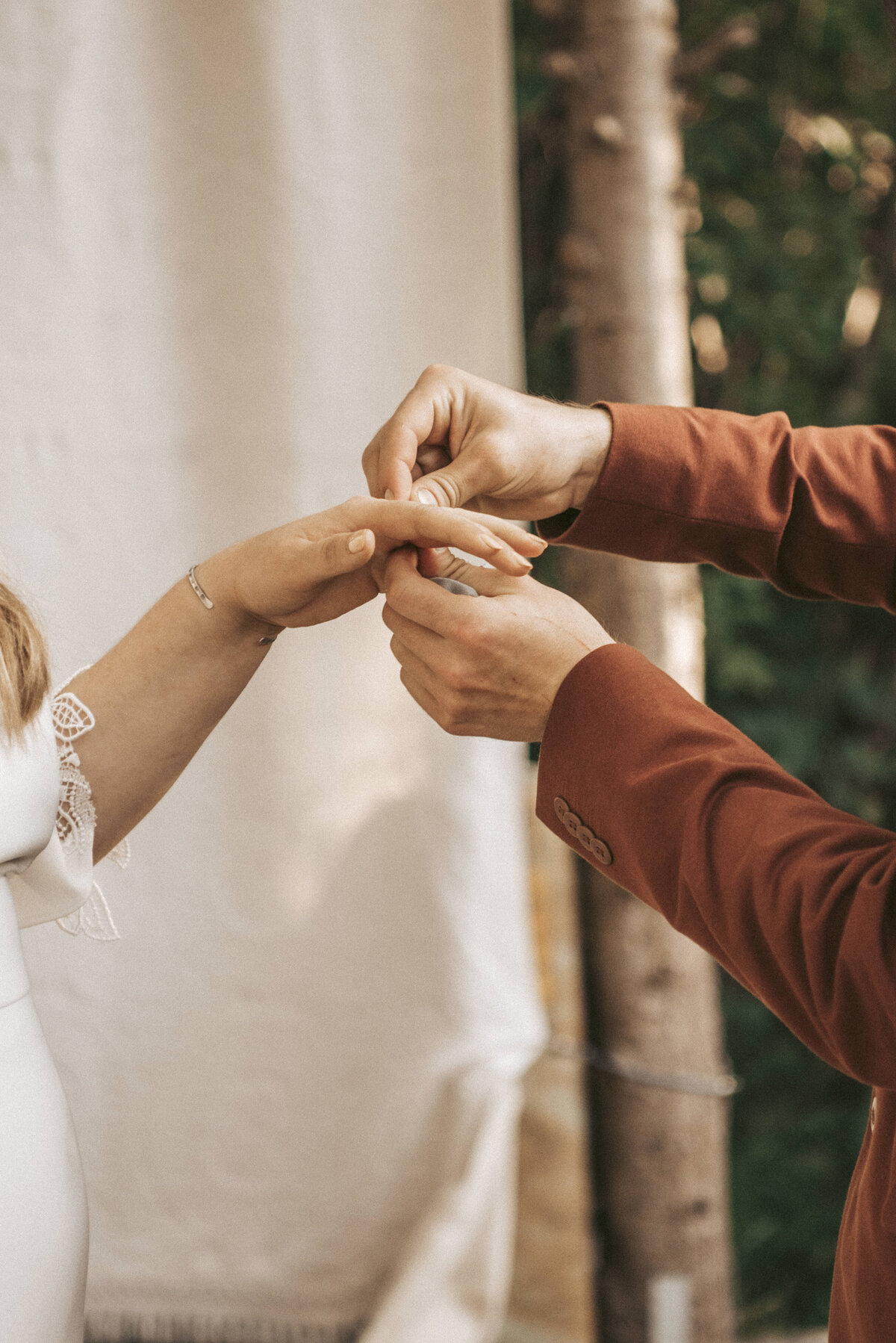 _1_K&D_70s_Eclectic_Micro_Wedding_-218