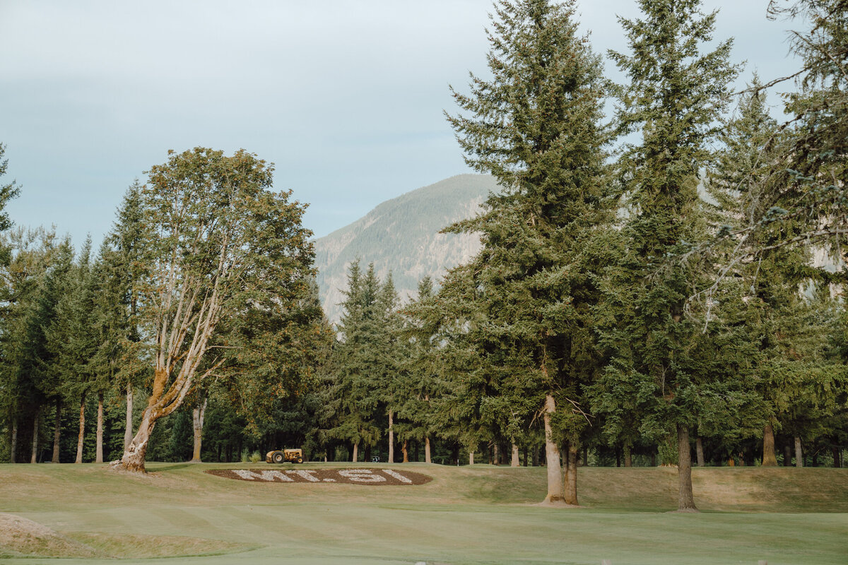 Mount-Si-Golf-Course-Couples-Photos-204