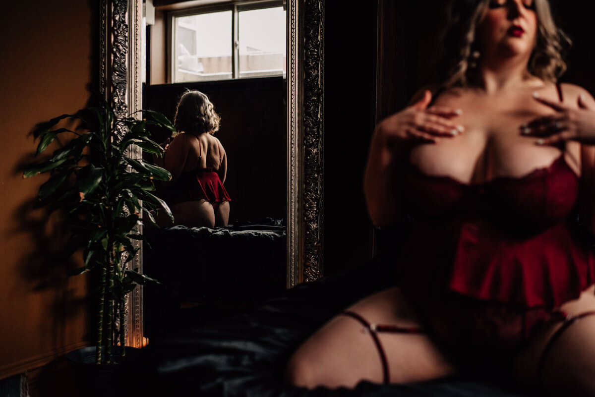 lindsey-m-boudoir-ottawa-708