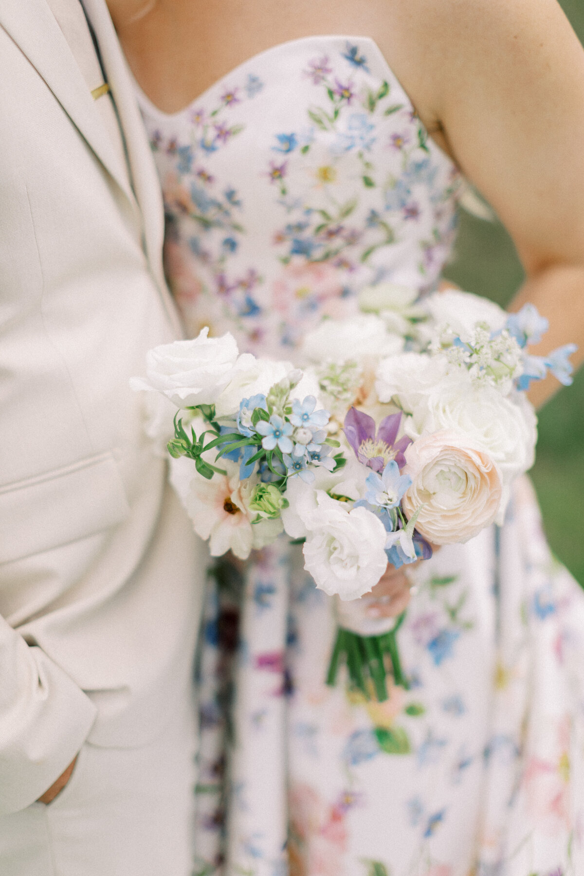 carriage house wedding flowers 11