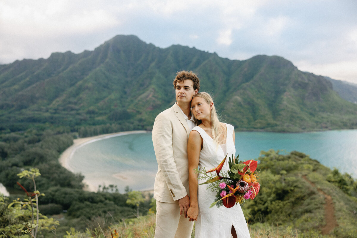 Oahu Hawaii Crouching Lion Elopement Hike-15