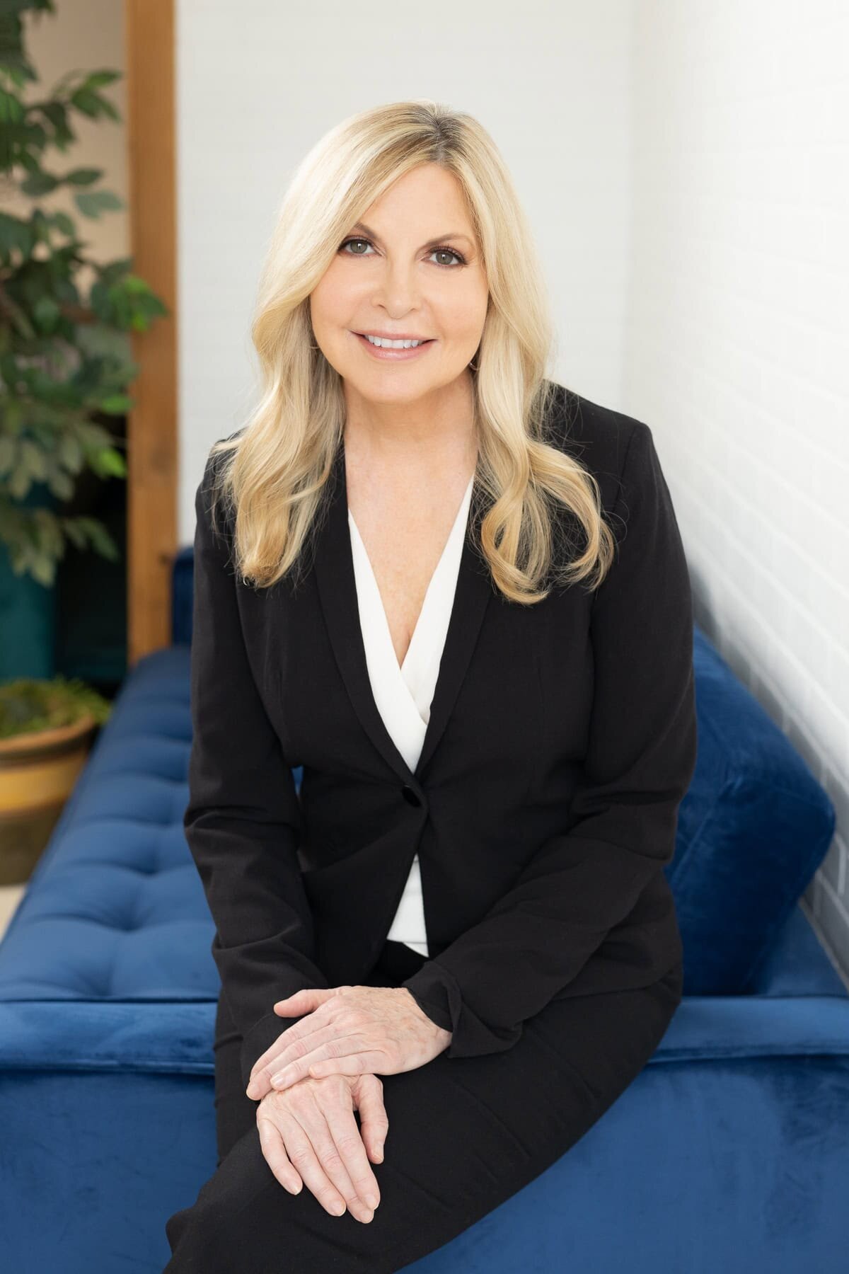 Lori Springer Headshot-web
