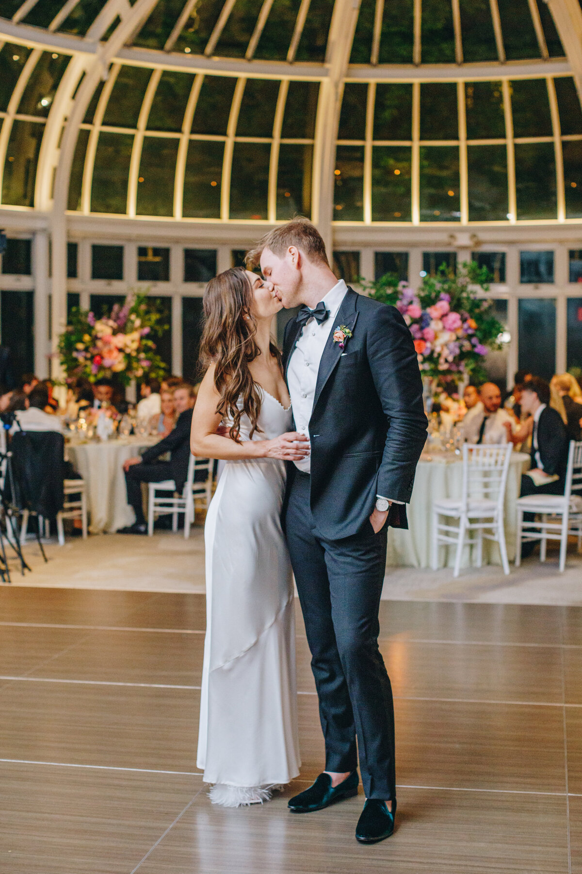 Wild_Sound_Photography_Brooklyn_Botanical_Garden_Wedding_EY3A1582
