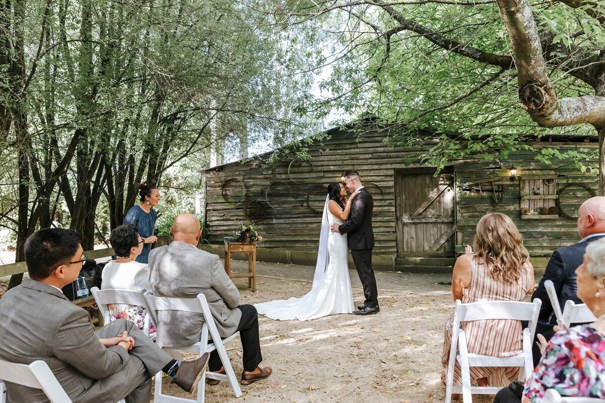 Elope-styled-micro-wedding-victoria-the-log-cabin-ranch27